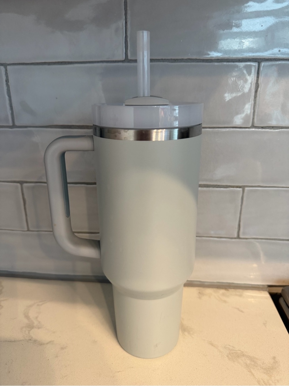Stanley blue The Quencher H2.0
Flowstate Tumbler w/ straw 40 OZ - Picture 3 of 8